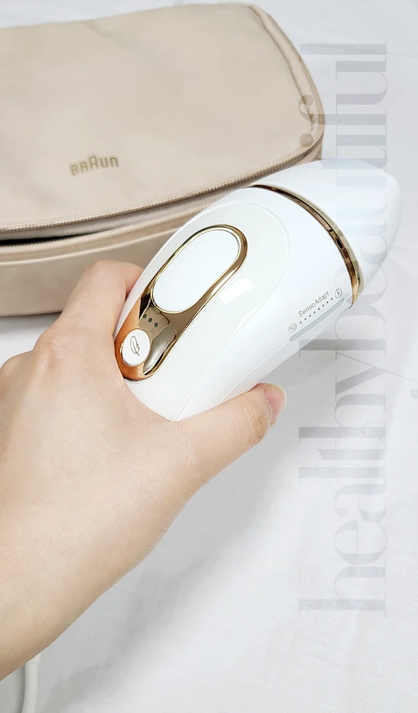 The BRAUN Silk-Expert Pro 5 is easy to grip and maneuver with its compact design.