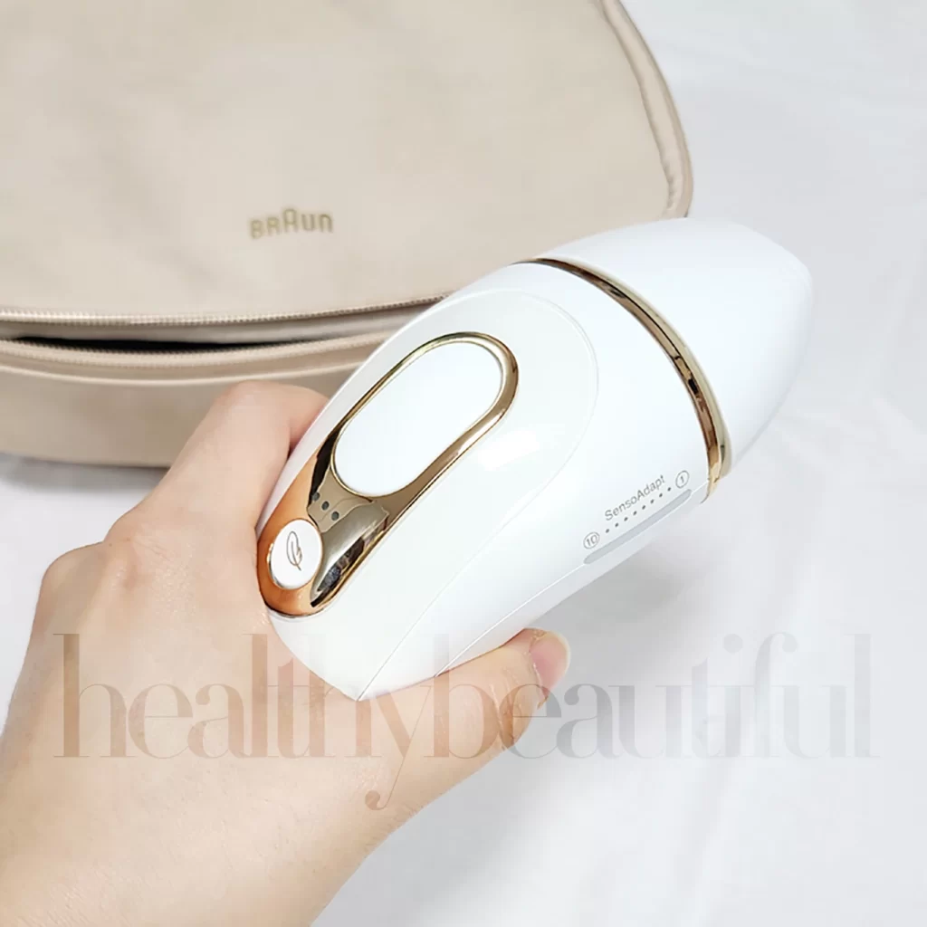 The BRAUN Silk-Expert Pro 5 has a comfortable grip for easy treatments. 